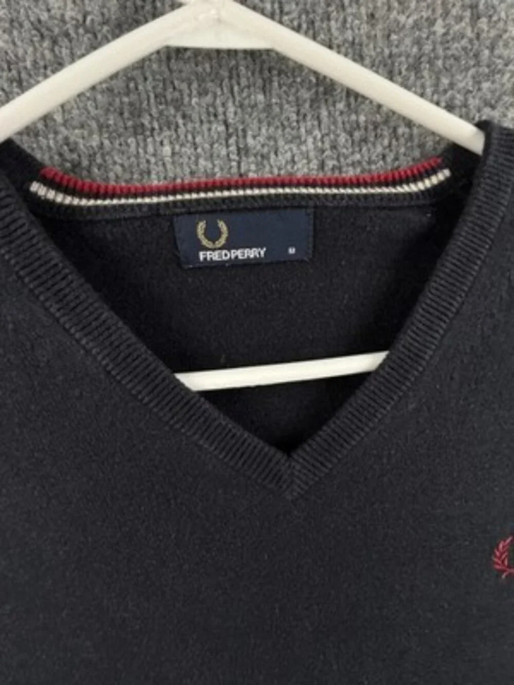 Fred Perry Navy Blue Medium Logo Sweater Pullover V-Neck Men Knit Solid Preppy